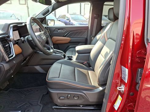 Used 2026 GMC Canyon AT4 w/ AT4 Premium Package AWD/4WD image 14