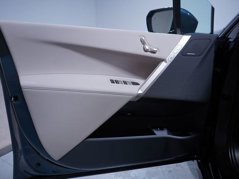 Used 2026 BMW iX xDrive60 image 15