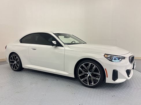 Used 2024 BMW 230i Coupe w/ Convenience Package image 7