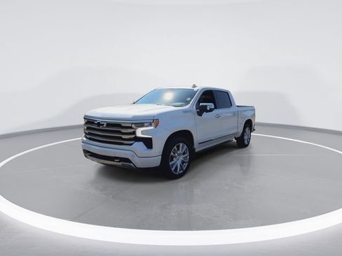 Used 2022 Chevrolet Silverado 1500 High Country w/ High Country Premium Package AWD/4WD image 5