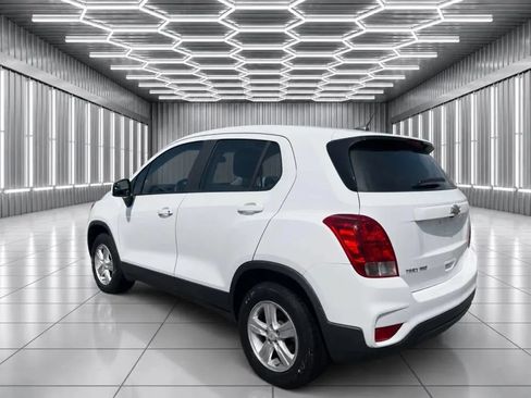 Used 2019 Chevrolet Trax LT w/ LT Convenience Package AWD/4WD image 3