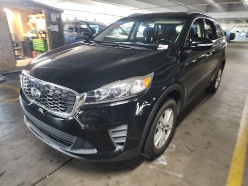 Used 2019 Kia Sorento LX w/ LX Convenience Package image 4