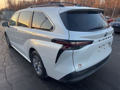 Certified 2024 Toyota Sienna XLE w/ XLE Plus Package image 3