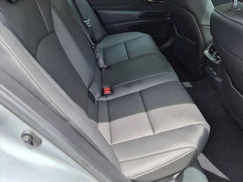 Used 2025 Lexus ES 300h w/ Premium Package FWD image 18