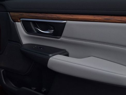 Used 2018 Honda CR-V Touring image 28