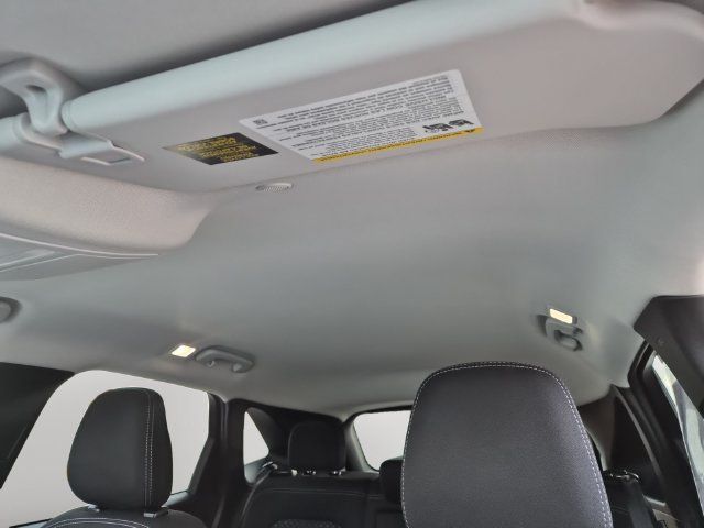 Used 2025 Ford Escape Active AWD/4WD image 12