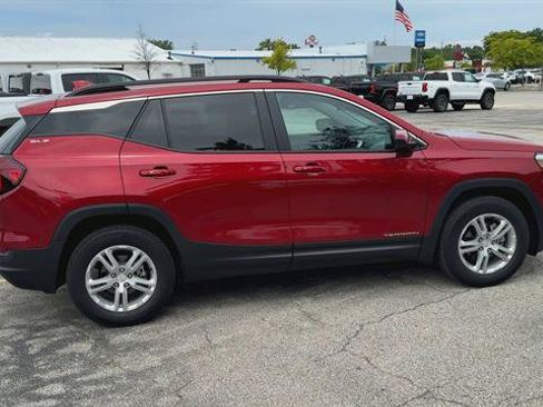Used 2023 GMC Terrain SLE w/ Driver Convenience Package FWD image 9