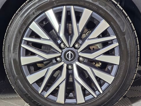 Used 2024 Nissan Altima 2.5 SV image 8