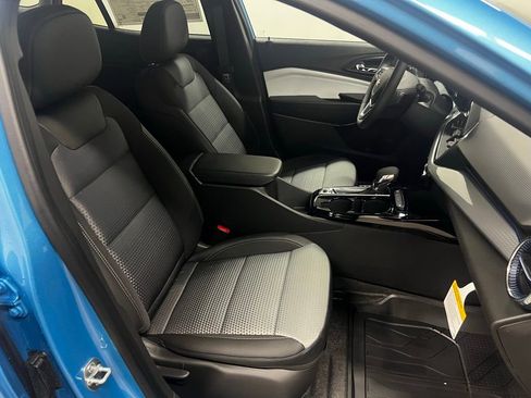 New 2026 Chevrolet Trax LT w/ LT Convenience Package image 35