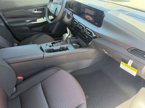 New 2026 Nissan Sentra SR FWD image 11