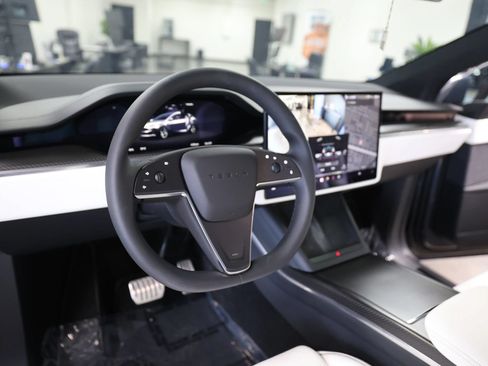 Used 2022 Tesla Model X Plaid AWD/4WD image 29