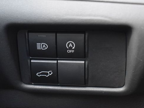 Used 2023 Toyota Highlander LE AWD/4WD image 14