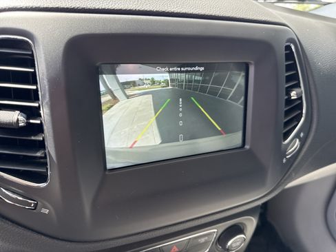 Used 2021 Jeep Compass Latitude FWD image 24