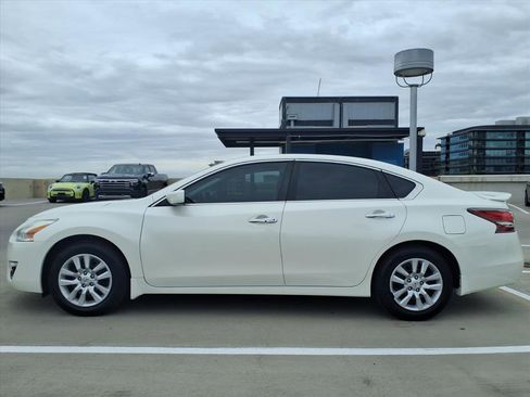 Used 2015 Nissan Altima 2.5 S w/ Power Driver Seat Package image 3