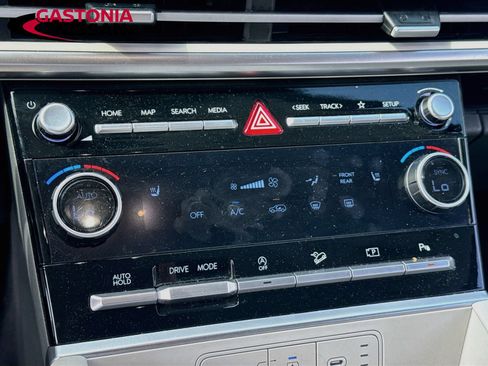 Used 2025 Hyundai Santa Fe SEL FWD image 19