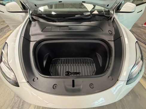 Used 2021 Tesla Model Y Long Range AWD/4WD image 59