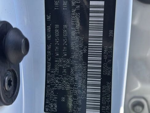 Used 2018 Toyota Highlander XLE FWD image 37