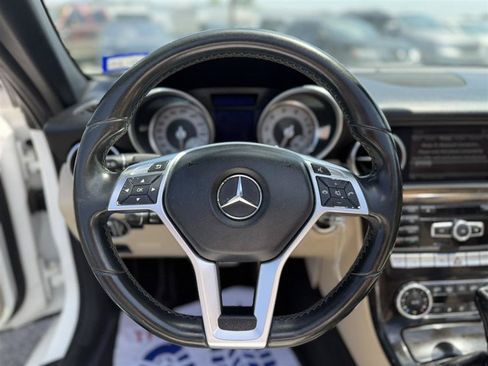 Used 2015 Mercedes-Benz SLK 350 image 28