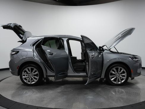 Used 2023 Buick Envision Avenir image 9