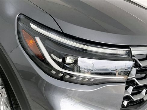 Used 2025 Ford Explorer Platinum RWD image 37