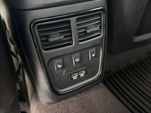 Used 2018 Chrysler 300 S w/ 300S Premium Group 2 AWD/4WD image 11