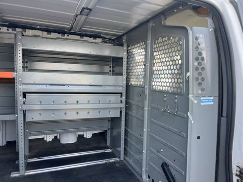 Used 2014 Chevrolet Express 2500 image 12