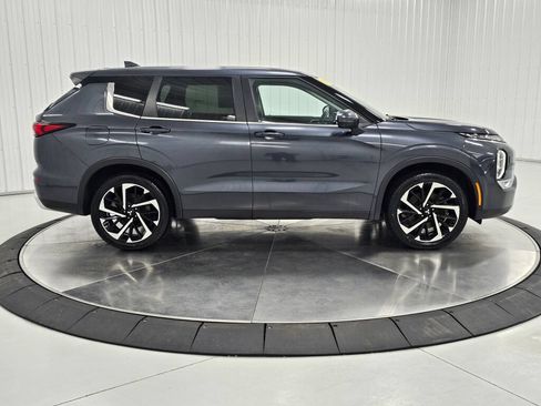 Used 2024 Mitsubishi Outlander SE AWD/4WD image 6