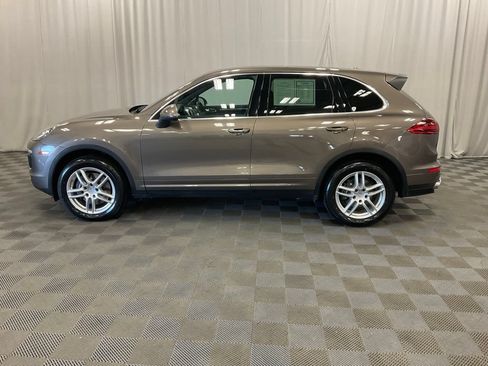 Used 2016 Porsche Cayenne AWD/4WD image 15