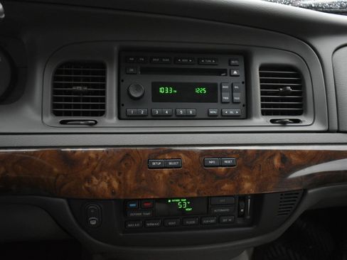 Used 2010 Mercury Grand Marquis LS image 24