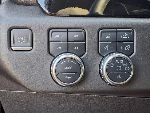 Certified 2024 GMC Sierra 1500 SLT AWD/4WD image 9