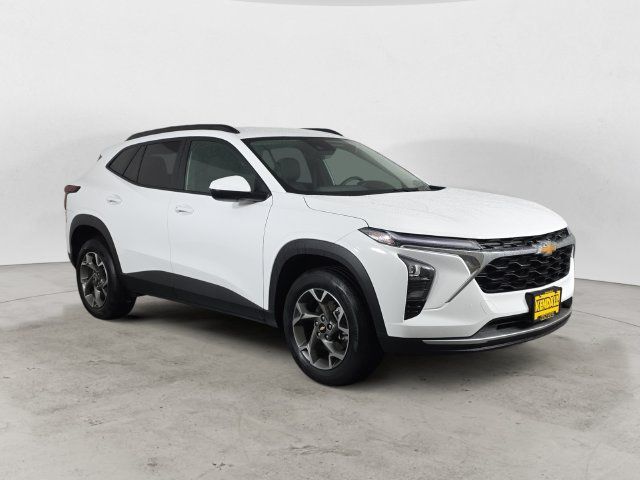 Certified 2025 Chevrolet Trax LT w/ LT Convenience Package FWD image 3