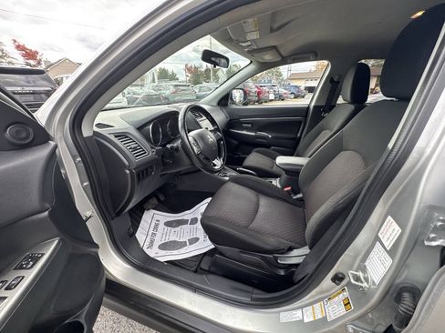 Used 2019 Mitsubishi Outlander Sport SE FWD image 35