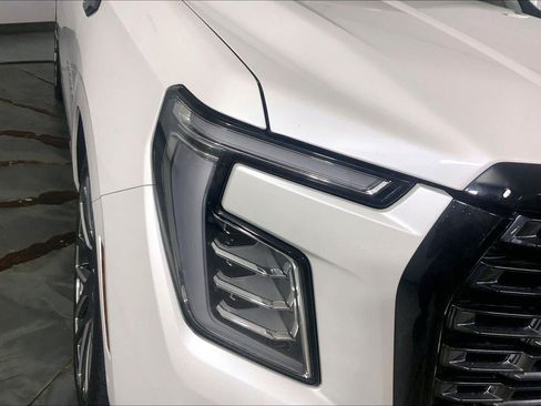 Used 2025 GMC Yukon Denali Ultimate w/ LPO, Floor Liner Package AWD/4WD image 27