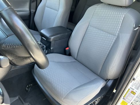 Used 2023 Toyota Tacoma SR5 w/ Technology Package AWD/4WD image 18