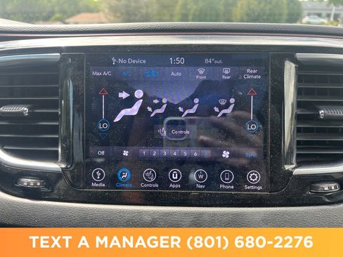 Used 2019 Chrysler Pacifica Touring-L FWD image 21