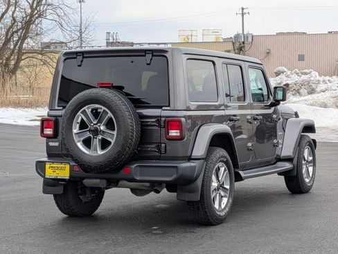 Used 2020 Jeep Wrangler Unlimited Sahara w/ Cold Weather Group AWD/4WD image 7