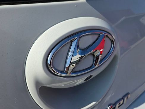 Used 2013 Hyundai Veloster w/ Tech Pkg FWD image 13