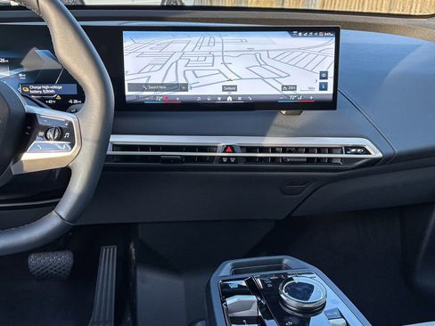 Used 2026 BMW iX xDrive60 image 23