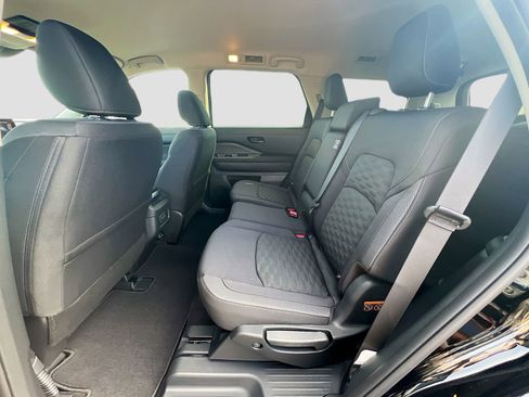 New 2026 Nissan Pathfinder SV image 24