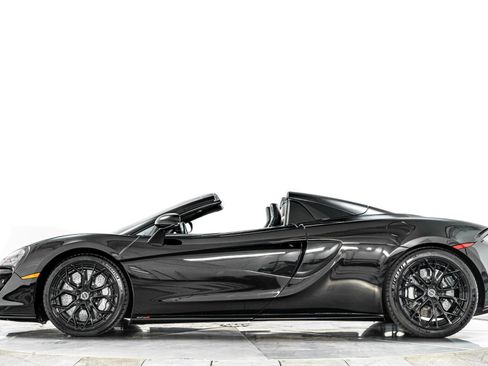 Used 2020 McLaren 570S Spider RWD image 6