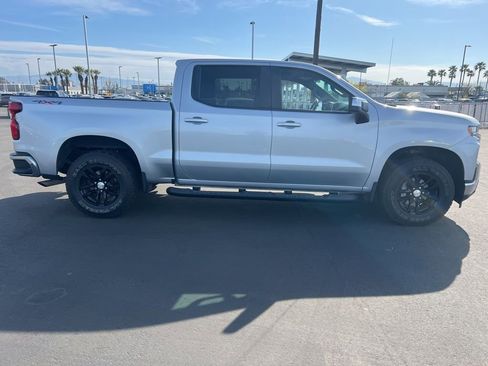 Used 2021 Chevrolet Silverado 1500 LT image 2