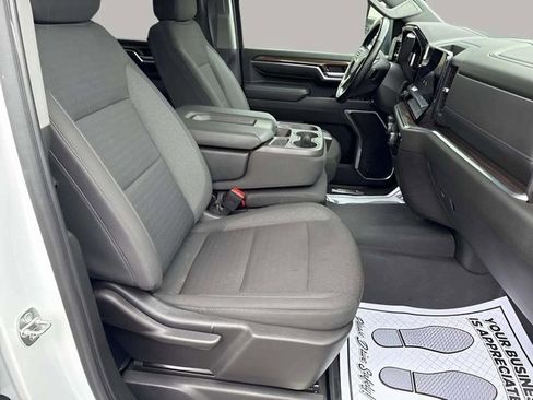 Used 2024 Chevrolet Silverado 2500 LT image 8