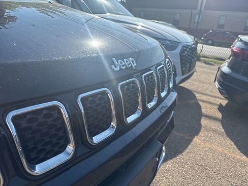 Used 2024 Jeep Compass Limited AWD/4WD image 12