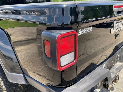 Used 2022 Jeep Gladiator Overland w/ Popular Equipment Package AWD/4WD image 28