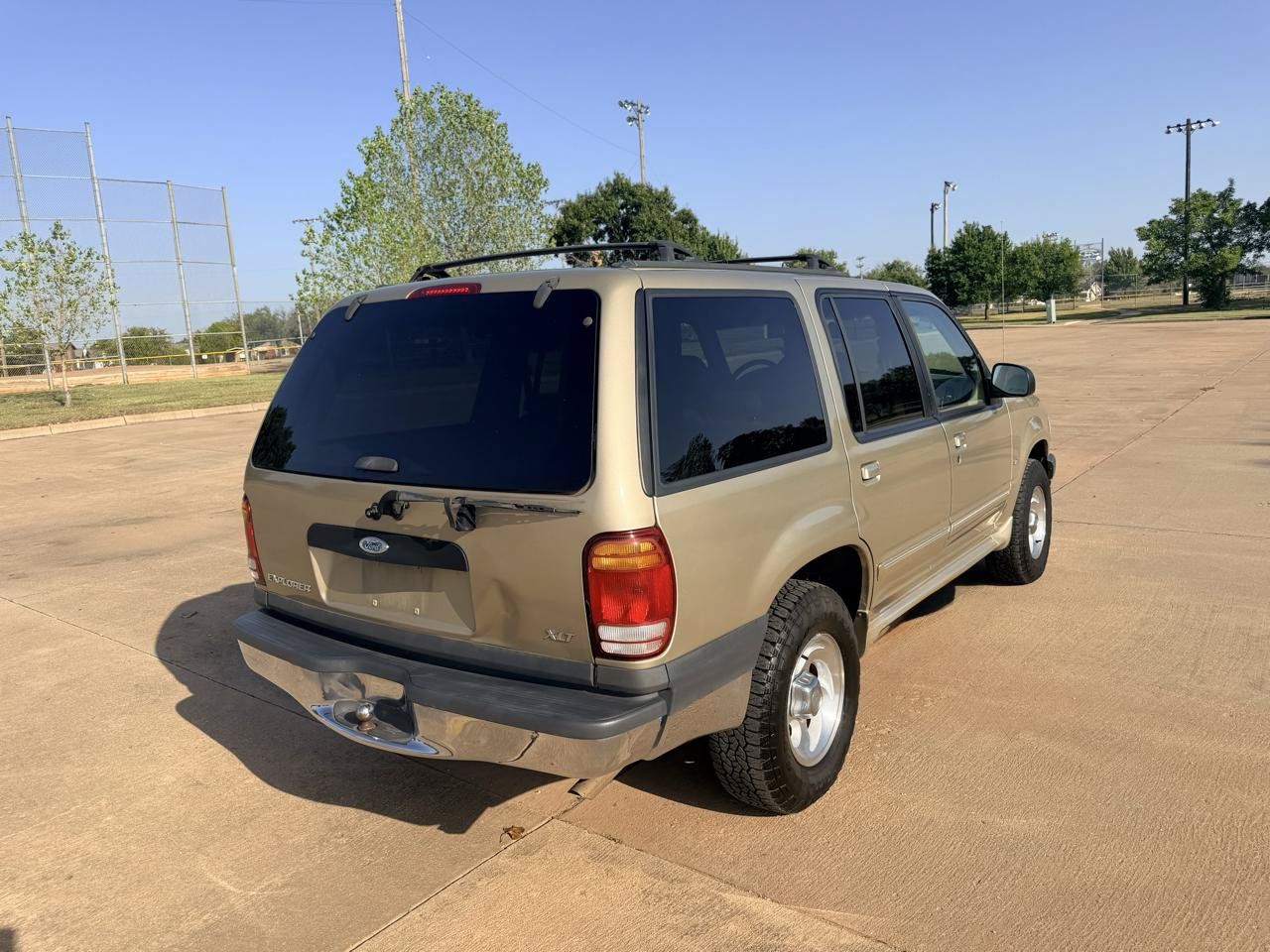 Used 1999 Ford Explorer XLT RWD image 23