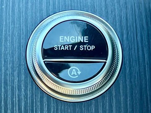 Certified 2026 Mercedes-Benz C 300 4MATIC Sedan image 36