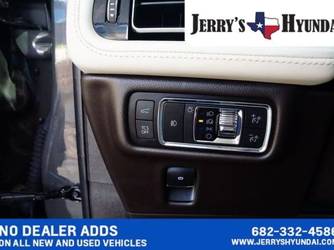 Used 2022 Lincoln Nautilus Black Label w/ Class II Trailer Tow Package AWD/4WD image 16