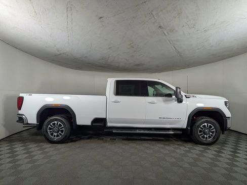 New 2026 GMC Sierra 2500 SLE w/ SLE Value Package; image 6