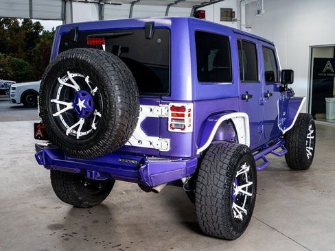 Used 2018 Jeep Wrangler Unlimited Sahara image 6