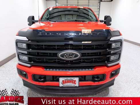 Used 2024 Ford F250 Lariat w/ Black Appearance Package image 7